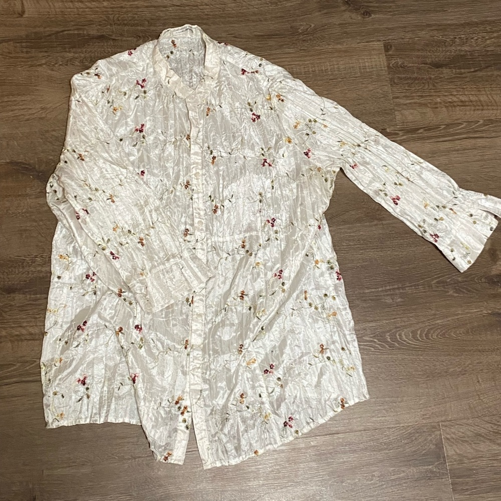 Cutest floral button down!